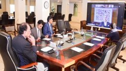Finance minister reviews progress on financing for priority sectors