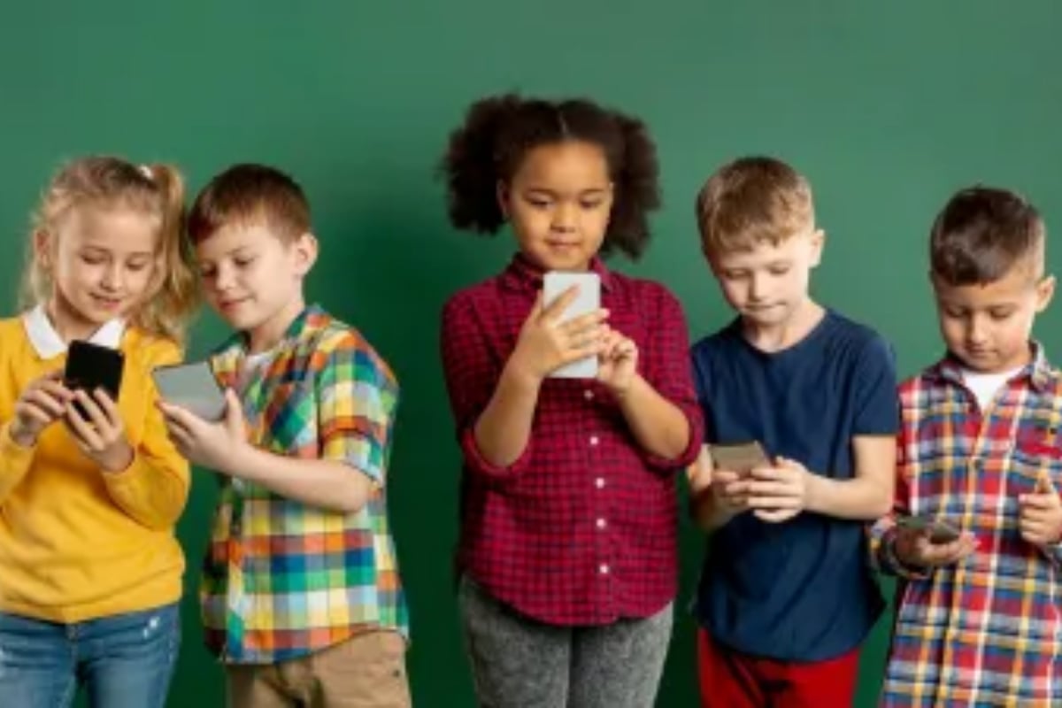 Australia passes social media ban for children under 16