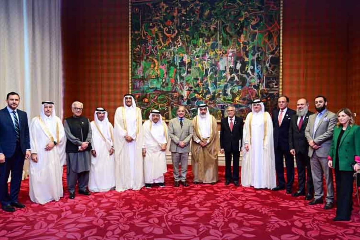PM Sharif invites Qatari businessmen community to invest in Pakistan growth