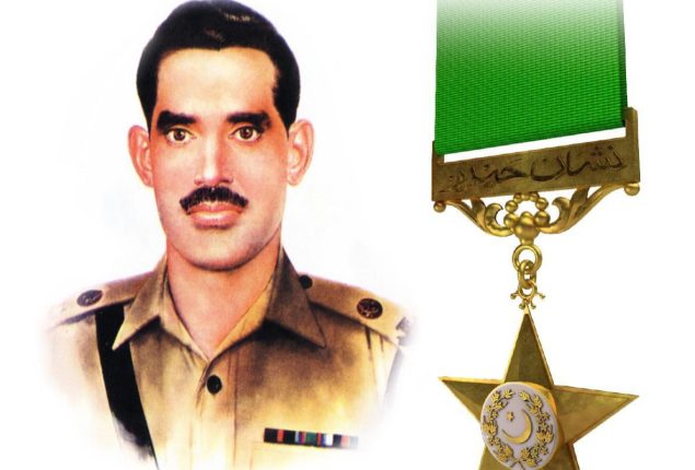 President, PM, CJCSC pay tribute to Major Akarm Shaheed