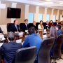 Finance Minister Aurangzeb meets foreign investors, professionals
