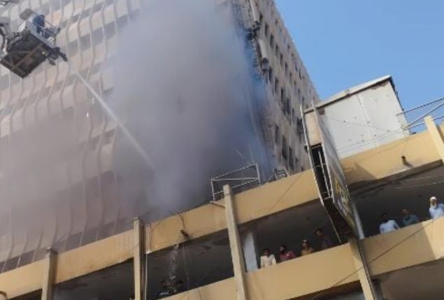 Fire erupts at Rimpa Plaza on MA Jinnah road in Karachi