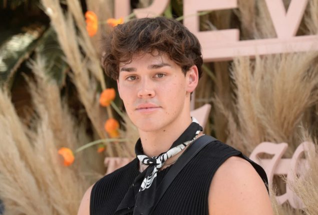 Noah Beck takes on scripted roles after viral fame: ‘I’m ready for the challenge’