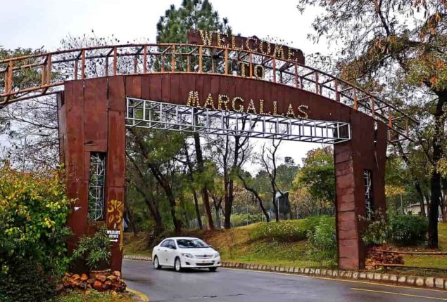 SC seeks report from CDA on illegal constructions in Margala Hills
