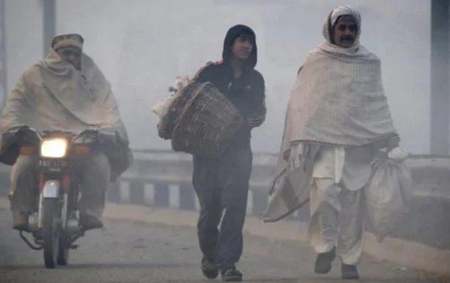 Cold wave hits Sindh, Karachi temperature drops to 9.5°C