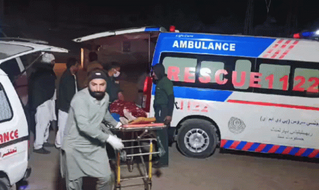 Naushahro Feroze: Van returning from wedding collides with trailer, 8 killed