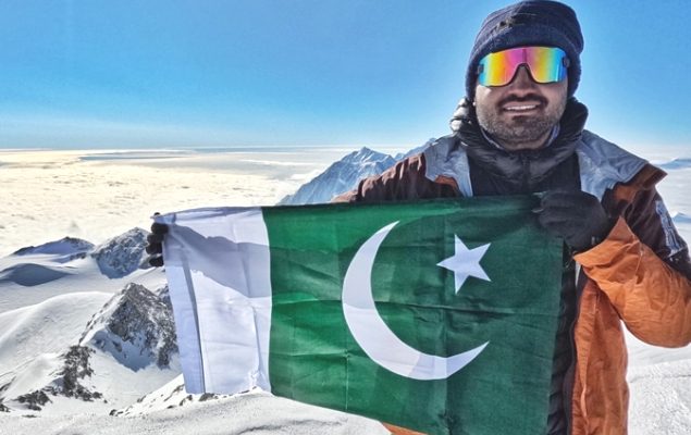 Pakistan’s Asad Ali Memon conquers Mount Vinson, the highest peak in Antarctica