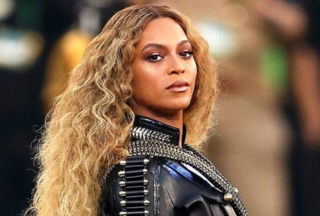 Singer Beyoncé takes big step amid Los Angeles wildfire
