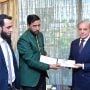 PM lauds Pakistani players for winning global championships  