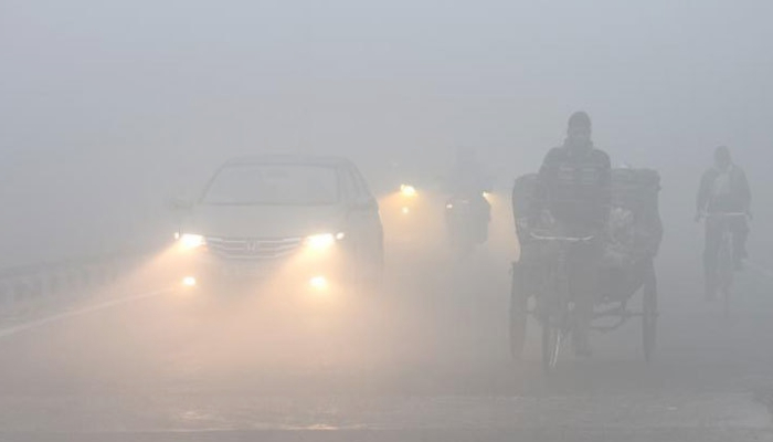 Dense fog disrupts traffic and flights across Punjab