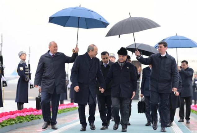 Prime Minister arrives in Uzbekistan official visit