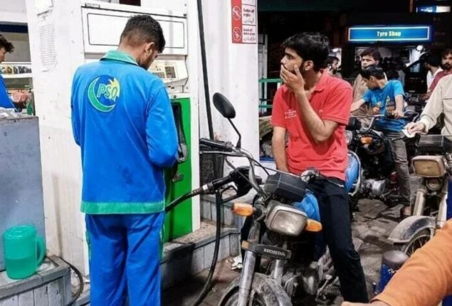 Govt increases petrol by Rs1, diesel by Rs7 per litre