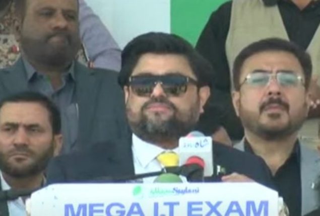 Governor Sindh assures Saylani Mass IT course participants of earning in dollars