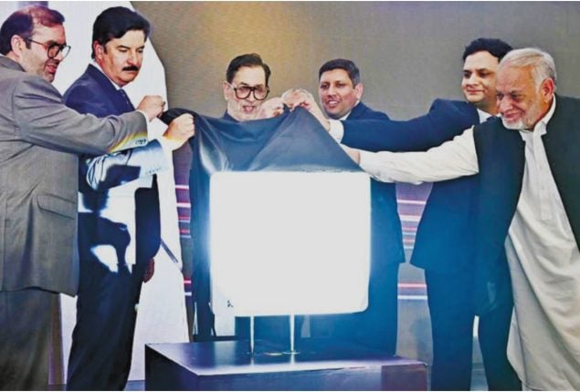KP Governor: Solar System Only Solution to Address Energy Shortage