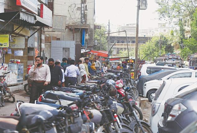 Karachi mayor removes parking fees at KMC sites