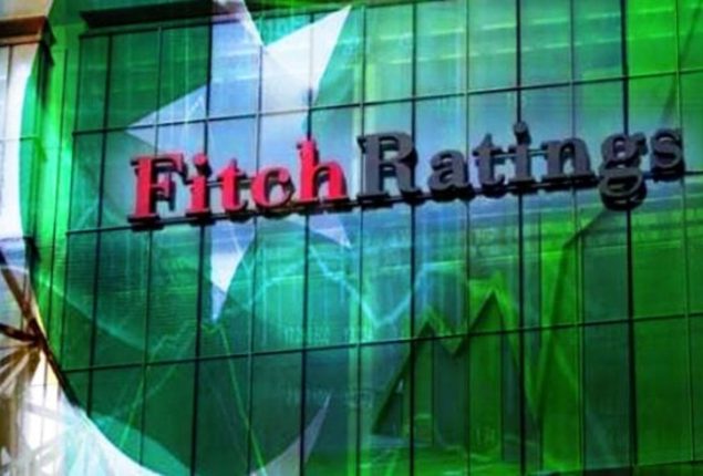 Pakistan's economic outlook improves as Fitch boosts credit rating