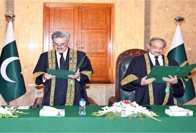 Justice Ali Baqar Najafi takes oath as Judge SC