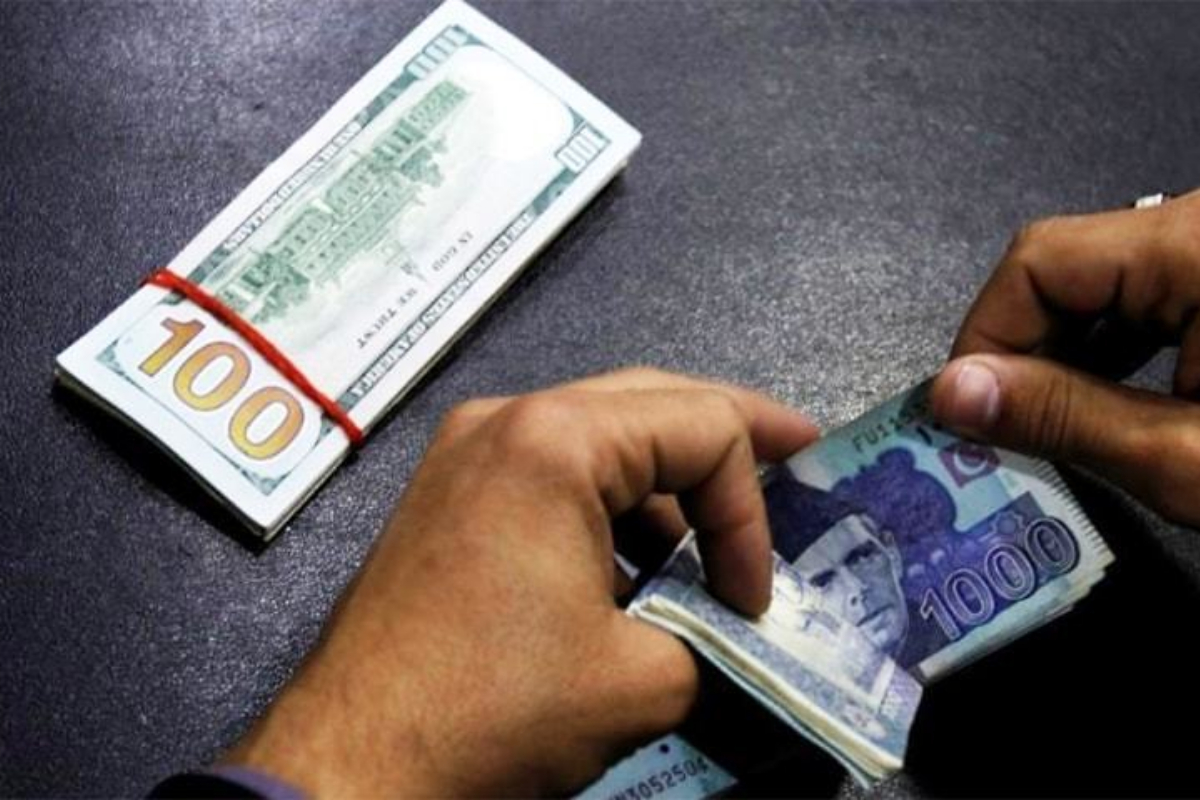 Rupee continues to fall against US Dollar in latest exchange rates
