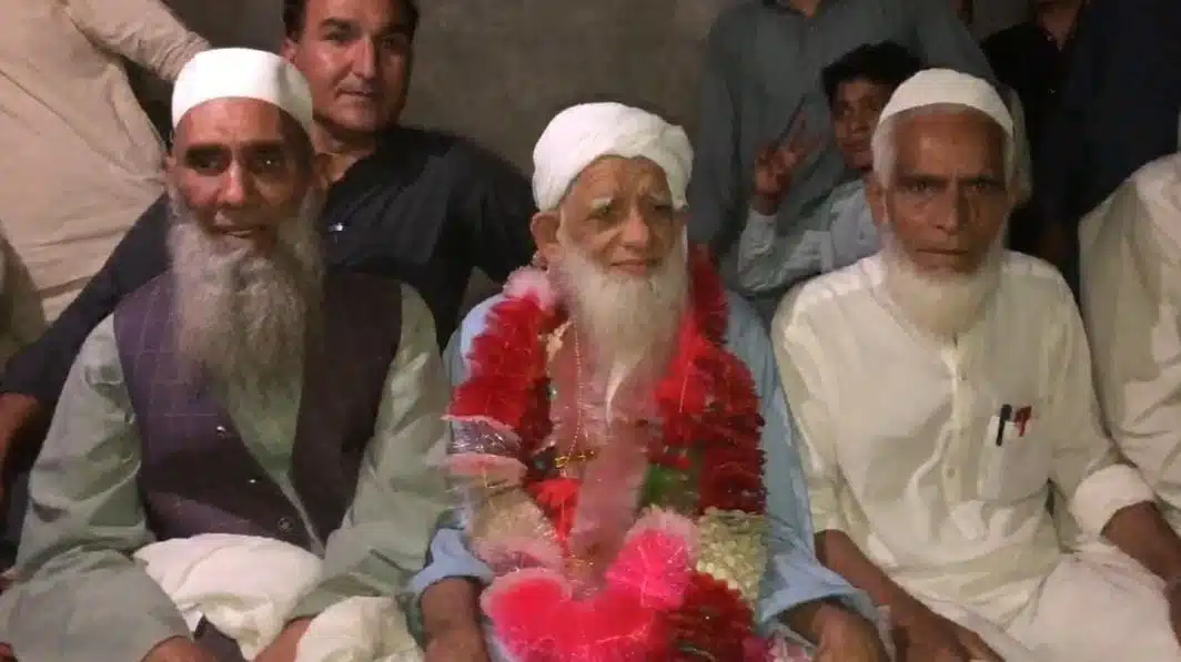 Sons fulfill 90-year-old father's wish for second marriage