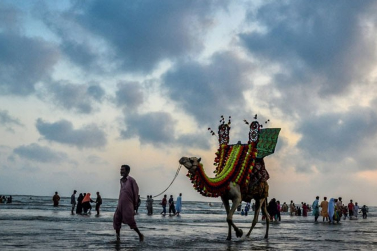Karachi’s heatwave slows down as Sea Breeze returns