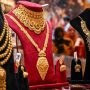 Gold prices decline in domestic and international markets