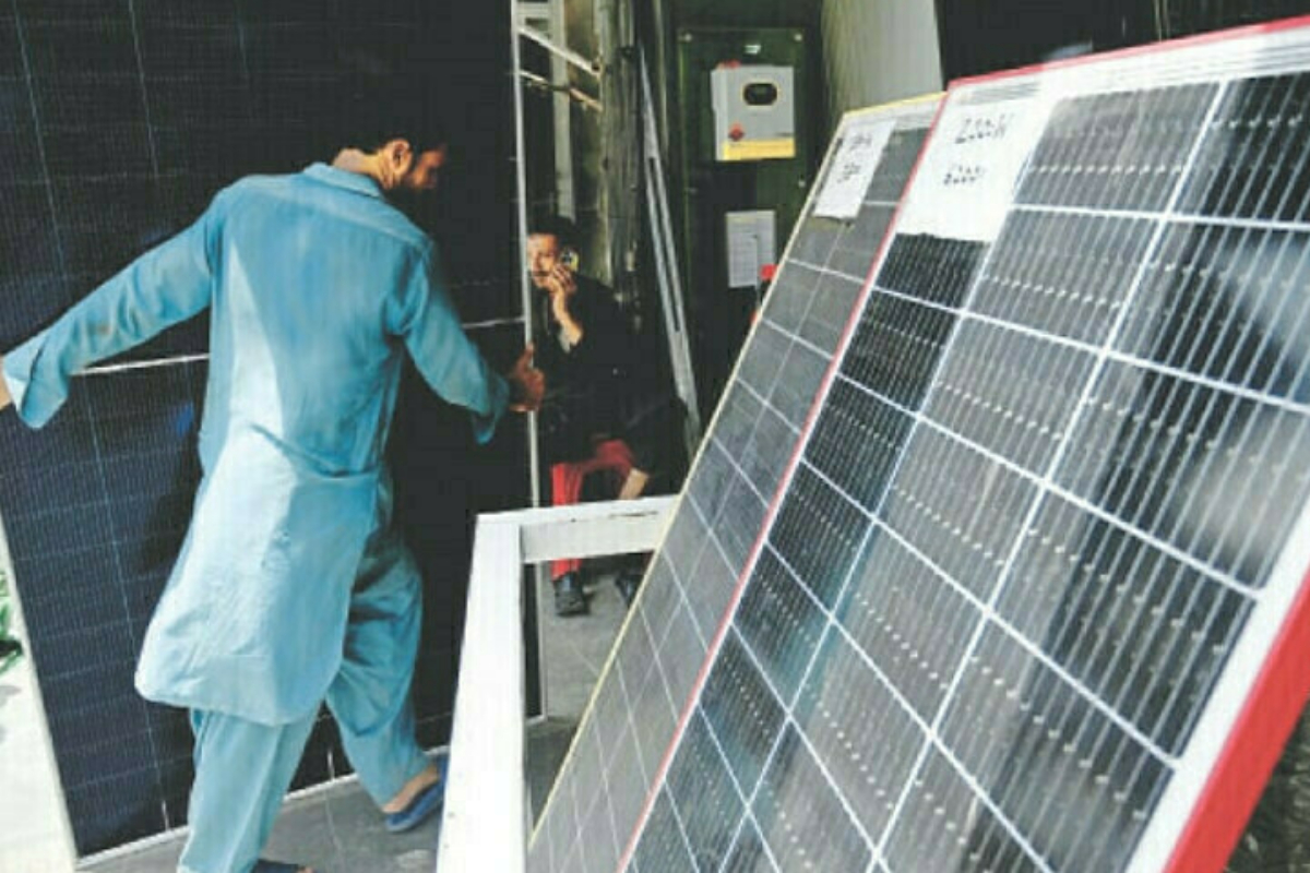 Govt issues warning over unfair Solar Panel price hikes
