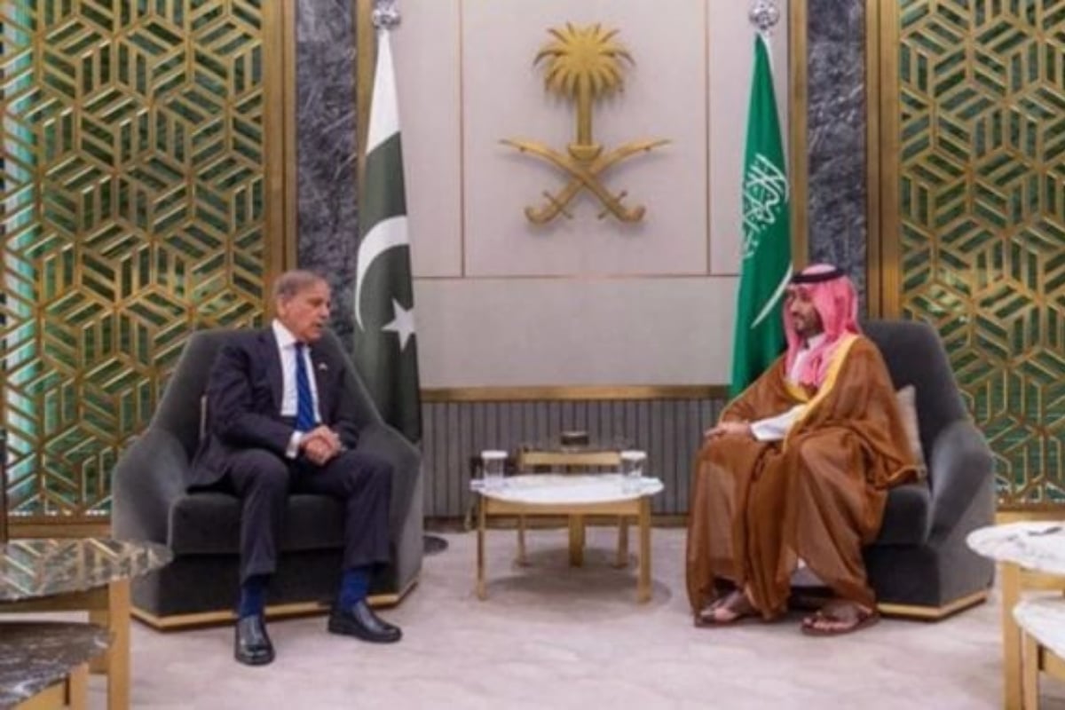 Shehbaz Sharif calls Prince Mohammed bin Salman, praises to support peace in Middle East