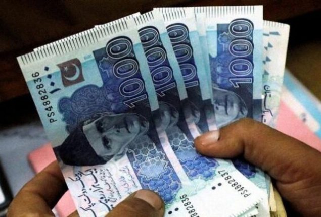 Most Pakistanis hold less than Rs50,000 in their Bank accounts