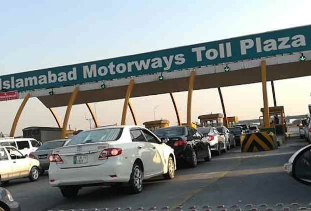 NHA to impose 50% extra toll on vehicles without M-Tag