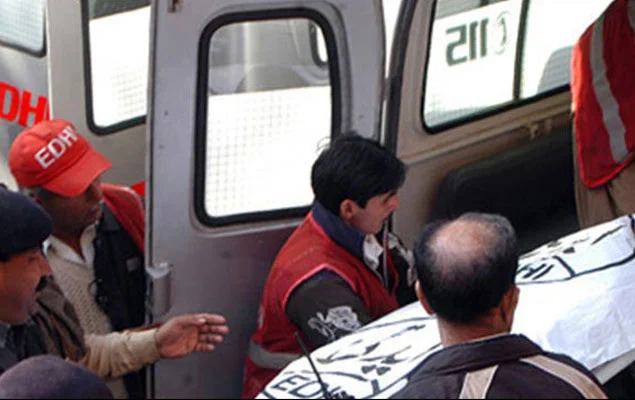 Dumper truck overturn in Karachi, two dead