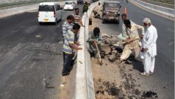 Temporary Closure of Jam Sadiq Bridge Disrupts Morning Traffic in Korangi
