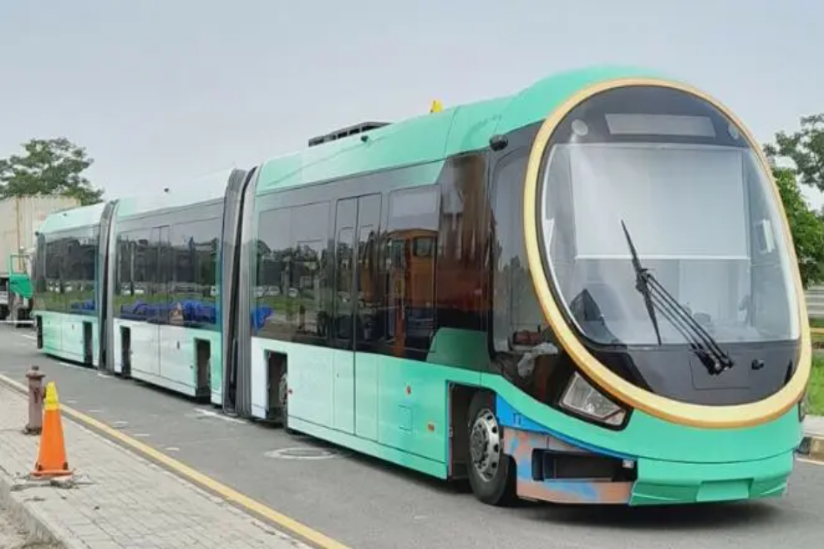 Tram service launch date announced in Lahore