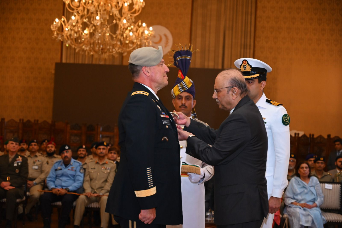 Pakistan Honors US CENTCOM Chief General Kurilla with Nishan-e-Imtiaz