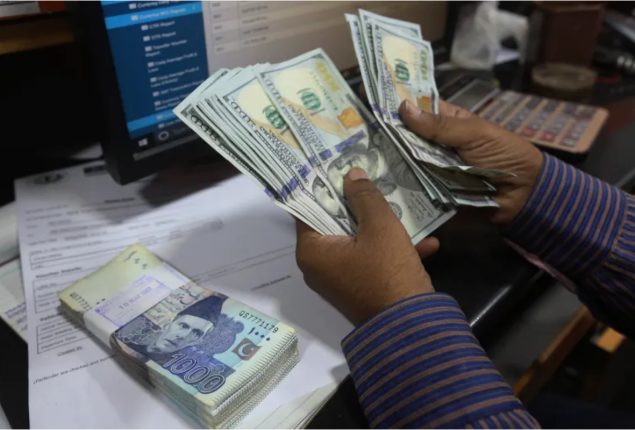 Record-Breaking: Remittances flow in Pakistan Surge upto $3.4 Billion in June 2025