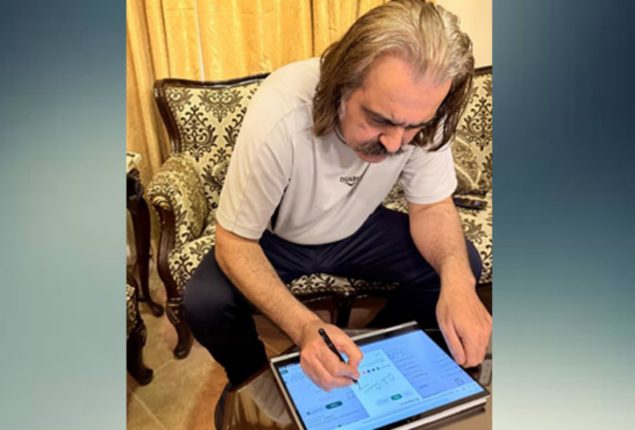 Paperless Policy: KP CM Gandapur signs first E-summary