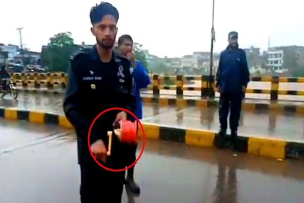 Technologia in 2025: Flood alerts with hand-cranked sirens leave public shocked