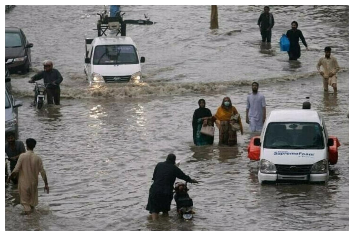More Heavy Rains Expected in Karachi, PMD Warns of Urban Flooding