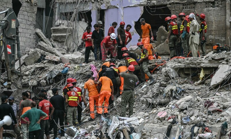 Death toll hits 26 in Liyari building collapse, rescue operations still ongoing