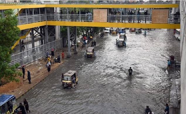 Rain chaos in Karachi: streets flooded, power disrupted