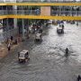 Rain chaos in Karachi: streets flooded, power disrupted