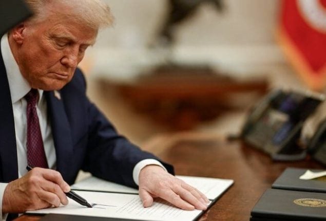 Trump signs executive order to lift sanctions on Syria