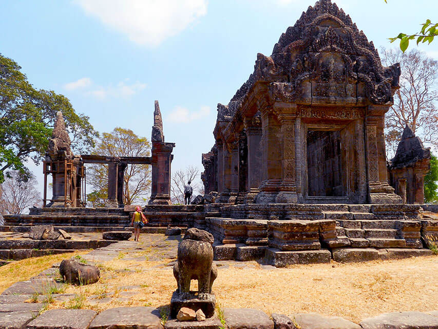 Tension rises over on century old clash "Preah Vihear Temple", more than 15 killed