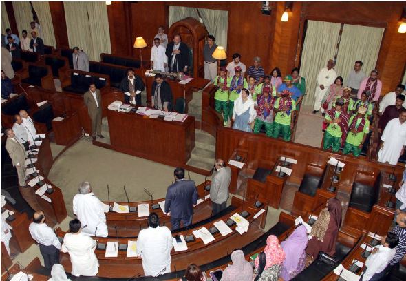 Sindh Assembly honors Lyari's young footballers