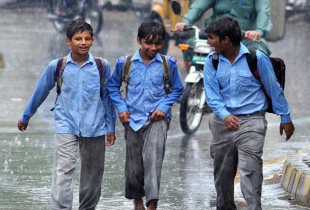 Karachi schools to remain closed on Thursday due to heavy rains