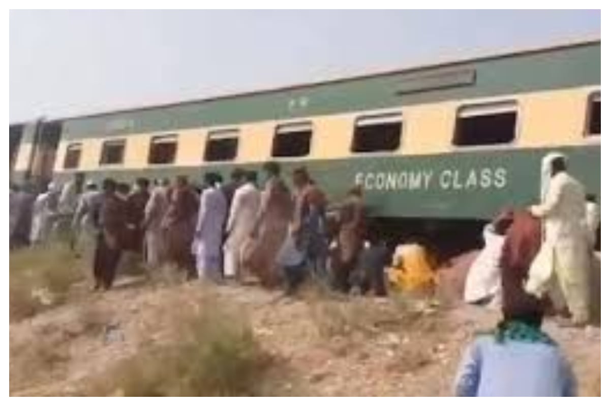 Explosion on railway track near Mastung derails six carriages of Jaffer Express
