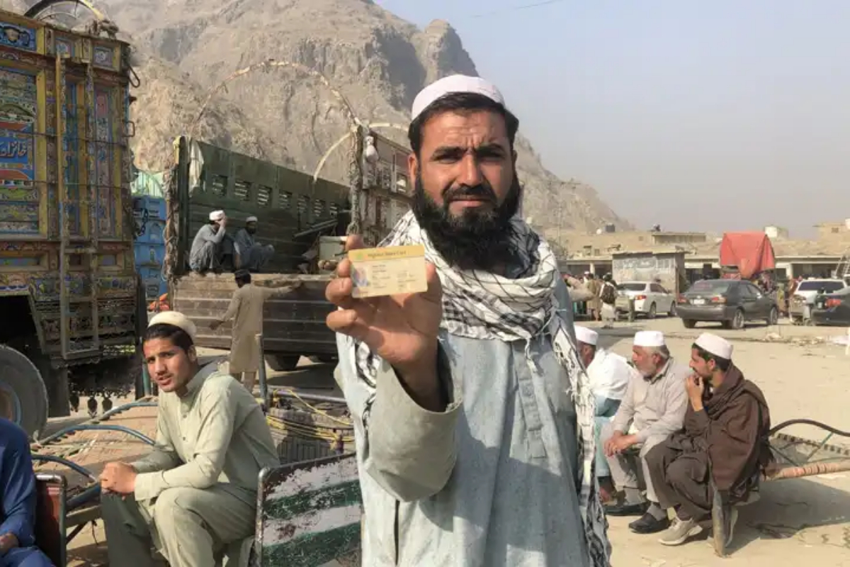 Interior Ministry makes major decision on Afghan POR card holders