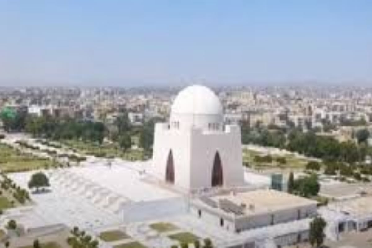 Hot and humid conditions prevail in Karachi