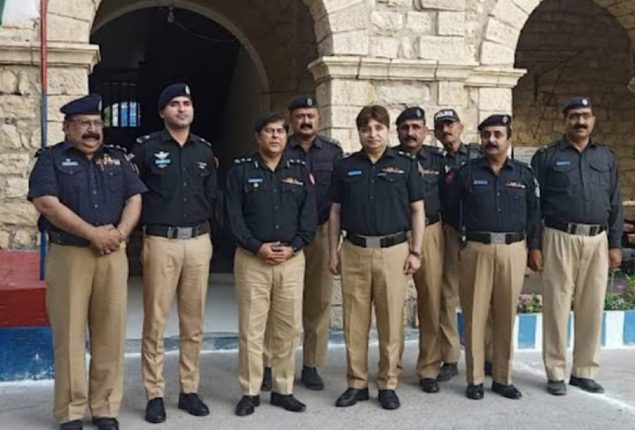 Government opens 3,000+ new jobs for police department