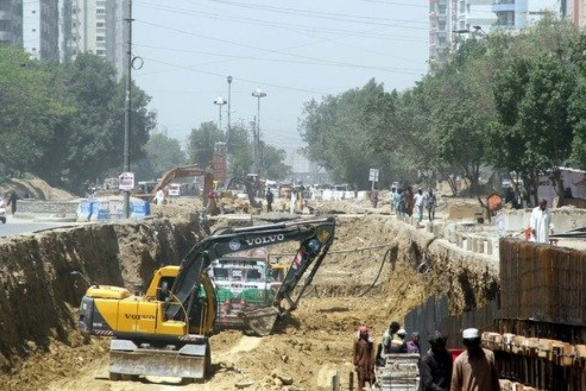 Sindh Govt to review road cutting funds spent by Karachi Towns