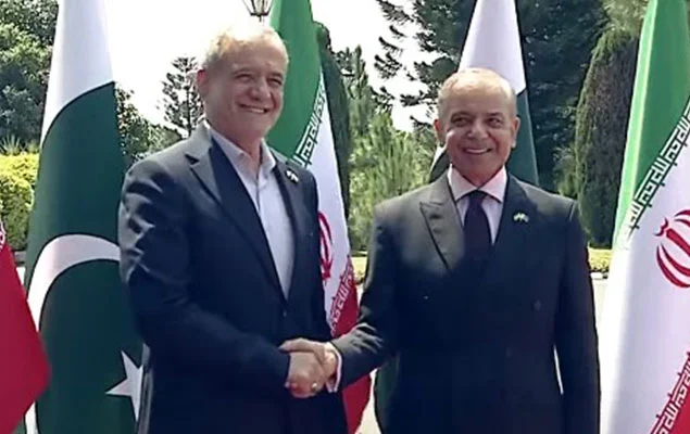 Iranian President receives guard of honour at PM House ahead of bilateral talks